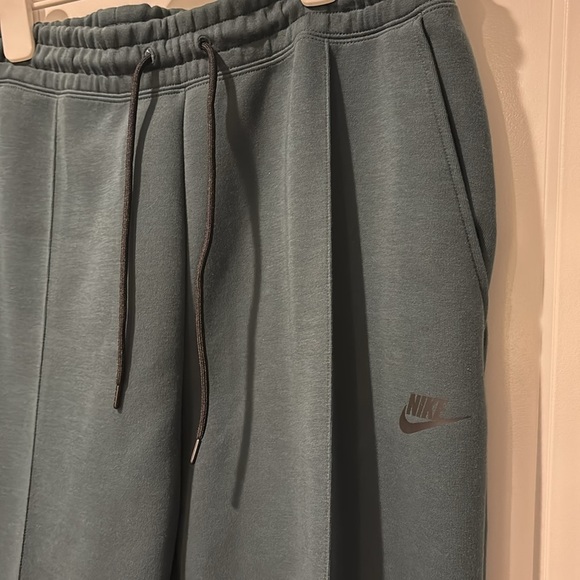 Nike Womens Standard Fit Mid Rise Full Length Jogger pants XL - Picture 2 of 8